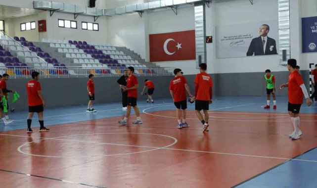 2023/11/turkiye-hentbol-federasyonu-kamp-tercihini-afyonkarahisar39dan-yana-yapti_2.jpg