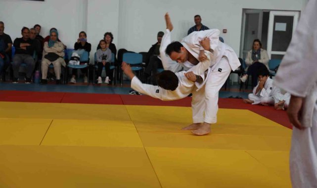 2023/12/bodrumspor-judo-takimi-oyunculari-kusak-atladi.jpg