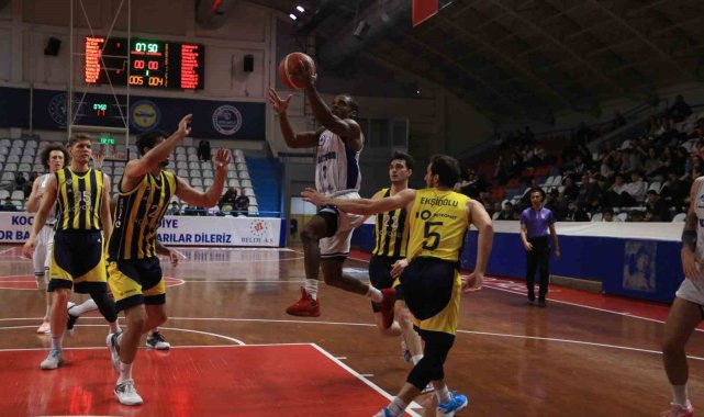 2023/12/turkiye-basketbol-ligi-kocaeli-bsb-kagitspor-75-fenerbahce-koleji-novotel-83_9.jpg